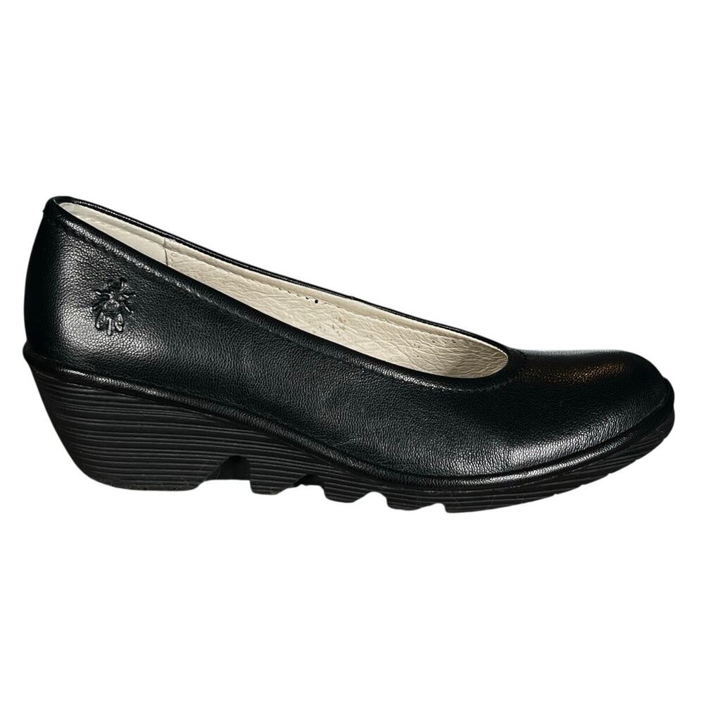 Fly London Women’s Yaz Black Leather Slip On Wedge Pump Size 39 US 8/8.5
